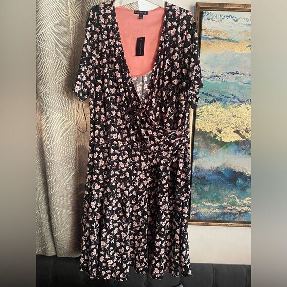 Lane Bryant Dress Women  Shift  Size 22/24 Floral NEW - Picture 1 of 12